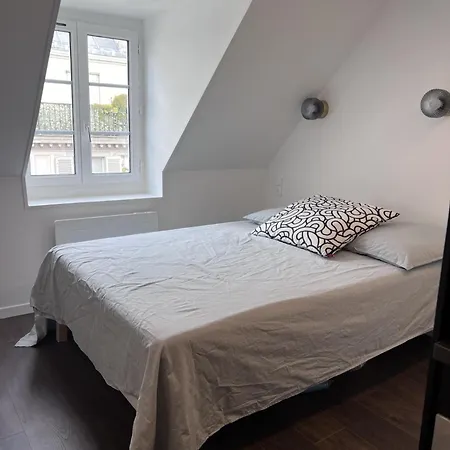 Cozy By The Moulin Rouge Apartment Paris